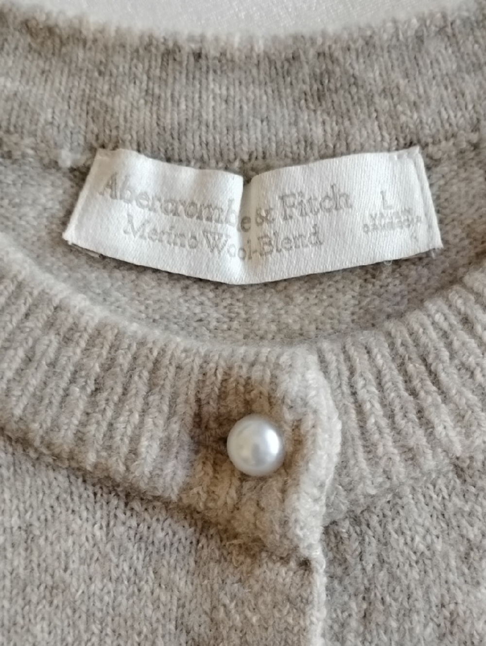 A&F Plush Merino Wool Blend Pearl Button Cardigan L Marled Beige - Picture 3 of 8